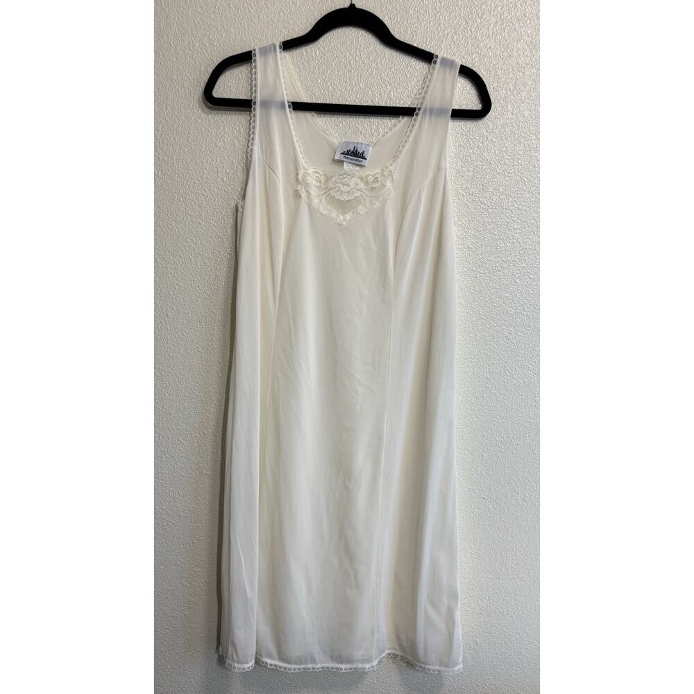 VTG Metropolitan Women’s Size M Full Slip Cream Lace Trim Nylon Made In USA